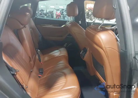 2018 Maserati Levante Granlusso z USA, uszkodzony, nr VIN ZN661XUL8JX279029